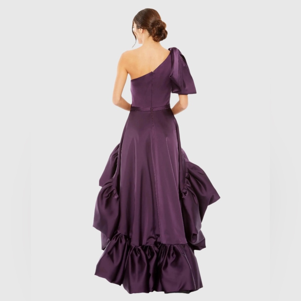 MAC DUGGAL
High Low Gown with Statement Bow - Picture 3 of 13